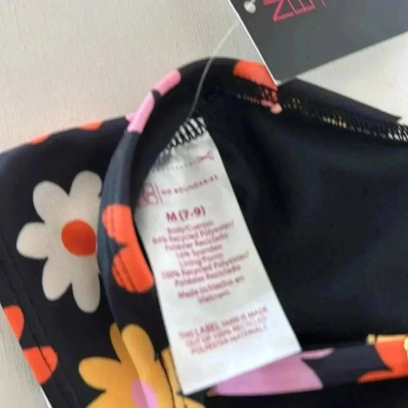 Swimsuit - Picture 6 of 10